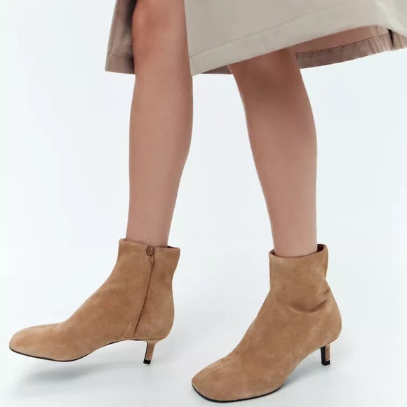 Brand new tan suede boots - Picture 3 of 5